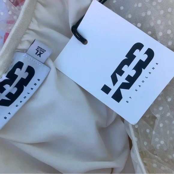 NWT KBB by Kahlana Elegant Cream Ruffled Mini Skirt polka Dots - Picture 4 of 5